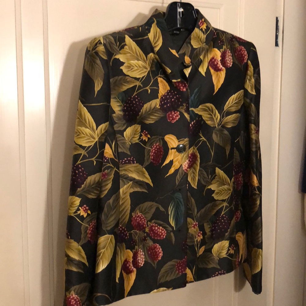 Great Ellen Tracy silk and will lined jacket.